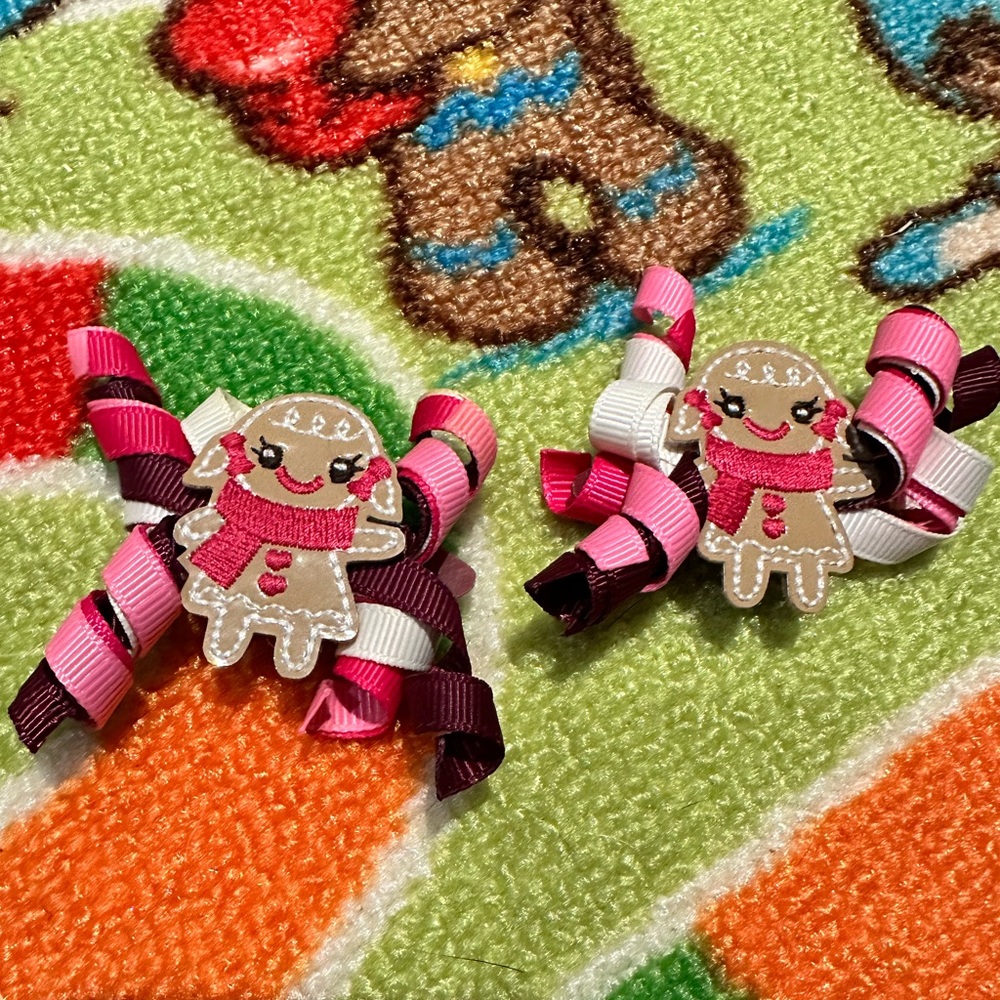 Gymboree girls 🧒 gingerbread barrettes.